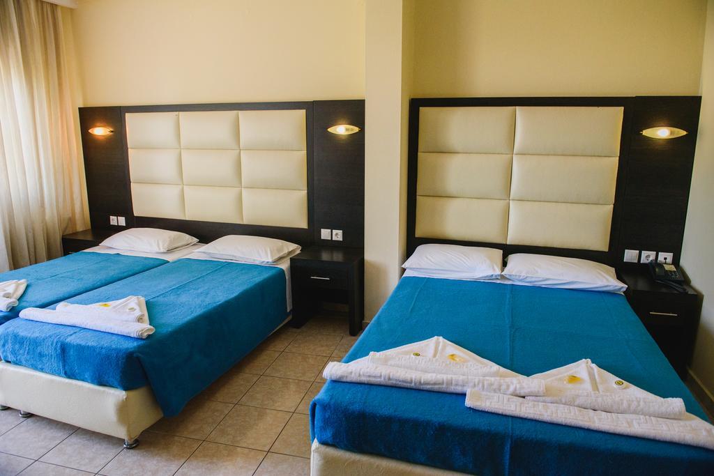 Santa Rosa Hotel & Beach 알렉산드로폴리스 객실 사진