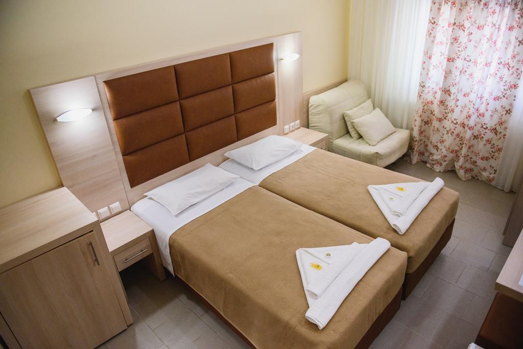 Santa Rosa Hotel & Beach 알렉산드로폴리스 객실 사진